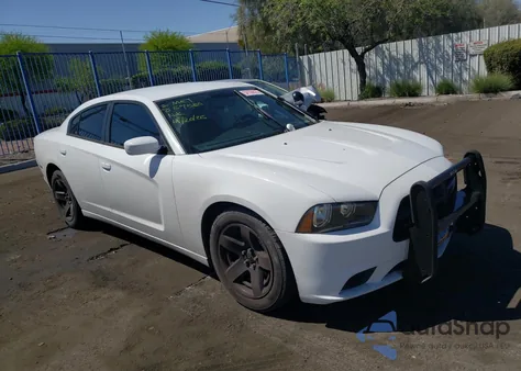 2013 Dodge Charger Police z USA, uszkodzony, nr VIN 2C3CDXAT1DH608036